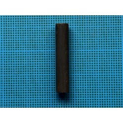 Diana 25: gros rivet de retenu du bloc ressort à l'arrière du tube.