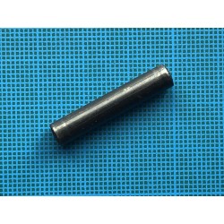 Diana 25: gros rivet de retenu du bloc ressort à l'arrière du tube.