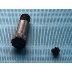 Diana 25: Grosse et petite vis de fixation entre le tube principal et le canon