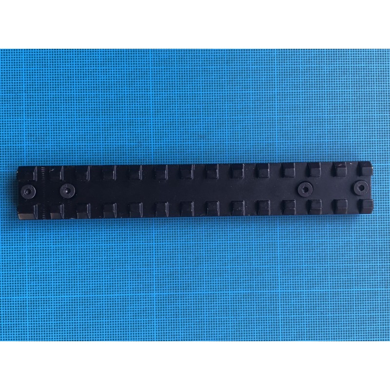 Double Bell VSR-10, VSR10 jeux olympiques: rail picatinny supérieur en métal