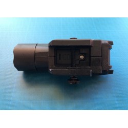 Lampe tactique: type X300 Ultra pour airsoft, compatible avec rails picatinny standard de 20mm