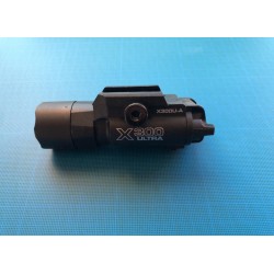 Lampe tactique: type X300 Ultra pour airsoft, compatible avec rails picatinny standard de 20mm